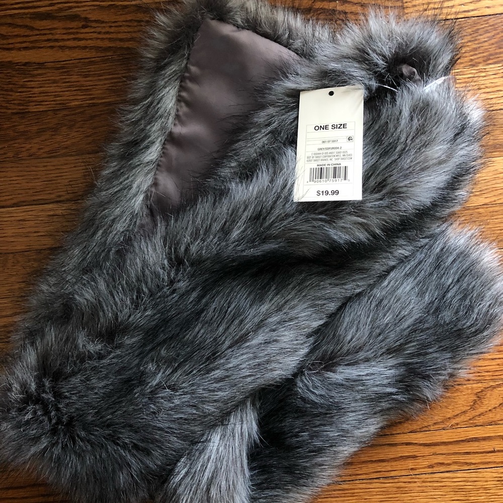 Gray fur scarf